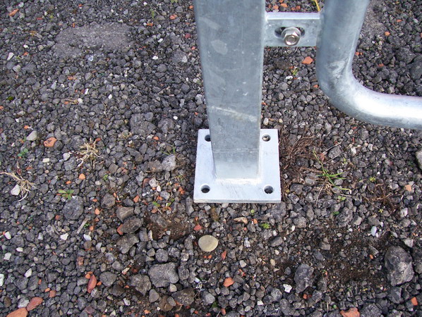 Detail Außengeländer mit Fußplatte