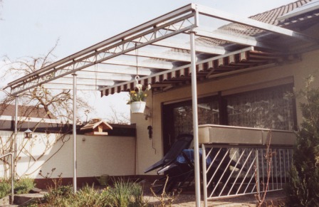 Überdachung an einer Terrasse